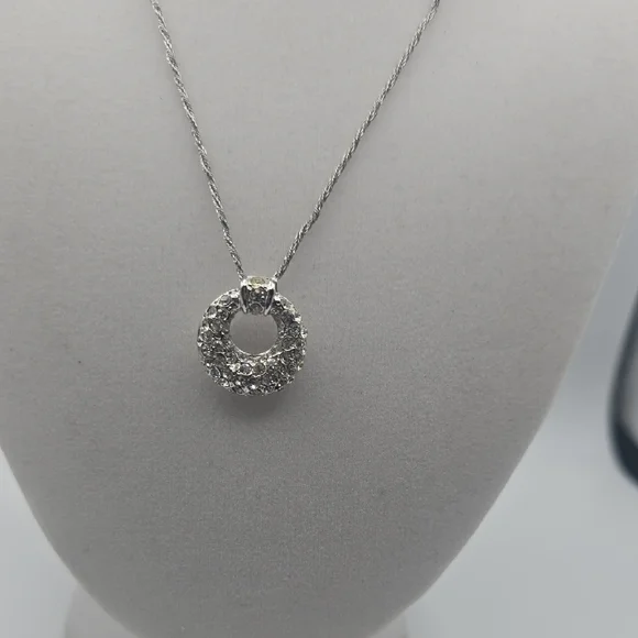 Yves Saint Laurent Elegant Circle Rhinestone Silver Rope Necklace (NWOT)🩶🤍🩶 - Picture 5 of 9